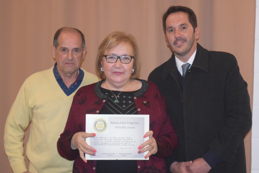 rotary-graciela-recibe-placaweb.jpg